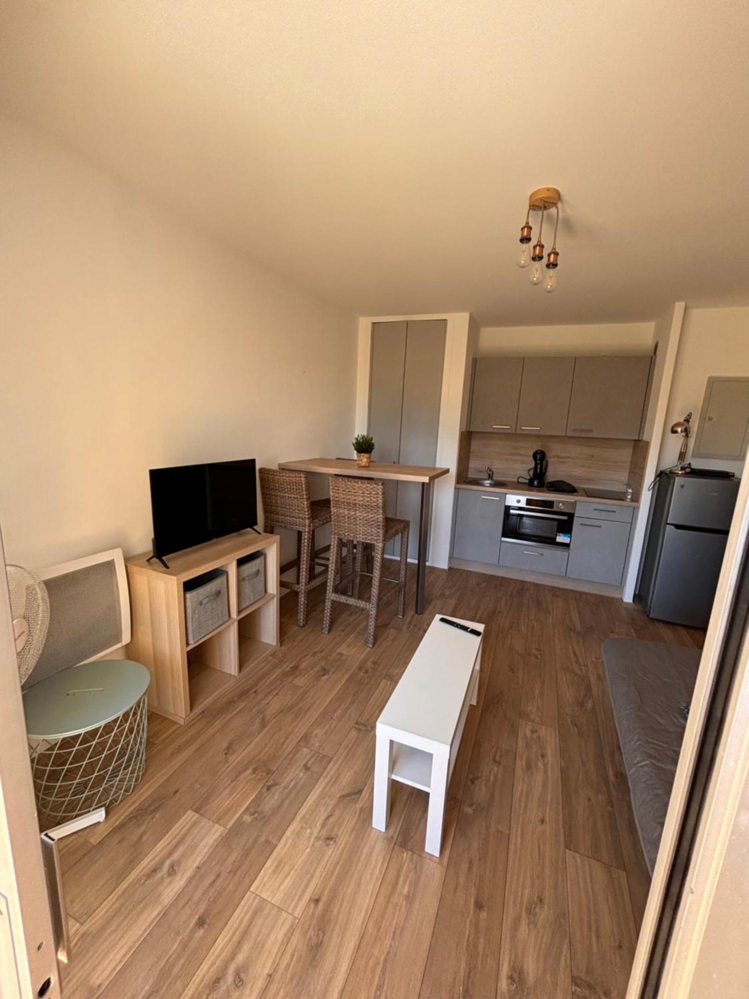 Beau Studio 300 M De La Plage Avec Parking Apartamento La Ciotat Exterior foto
