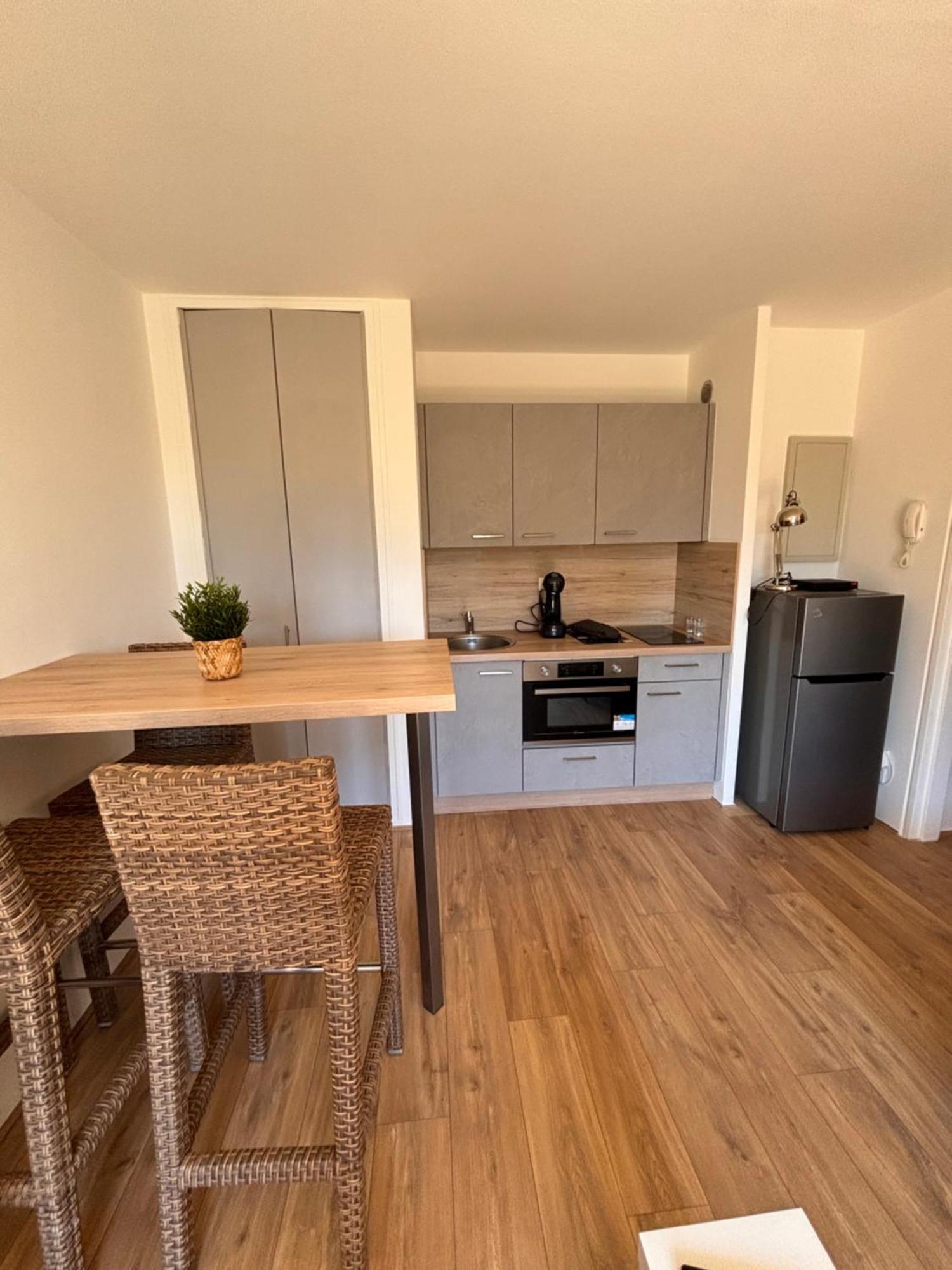 Beau Studio 300 M De La Plage Avec Parking Apartamento La Ciotat Exterior foto